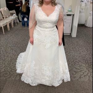 NWT Wedding dress